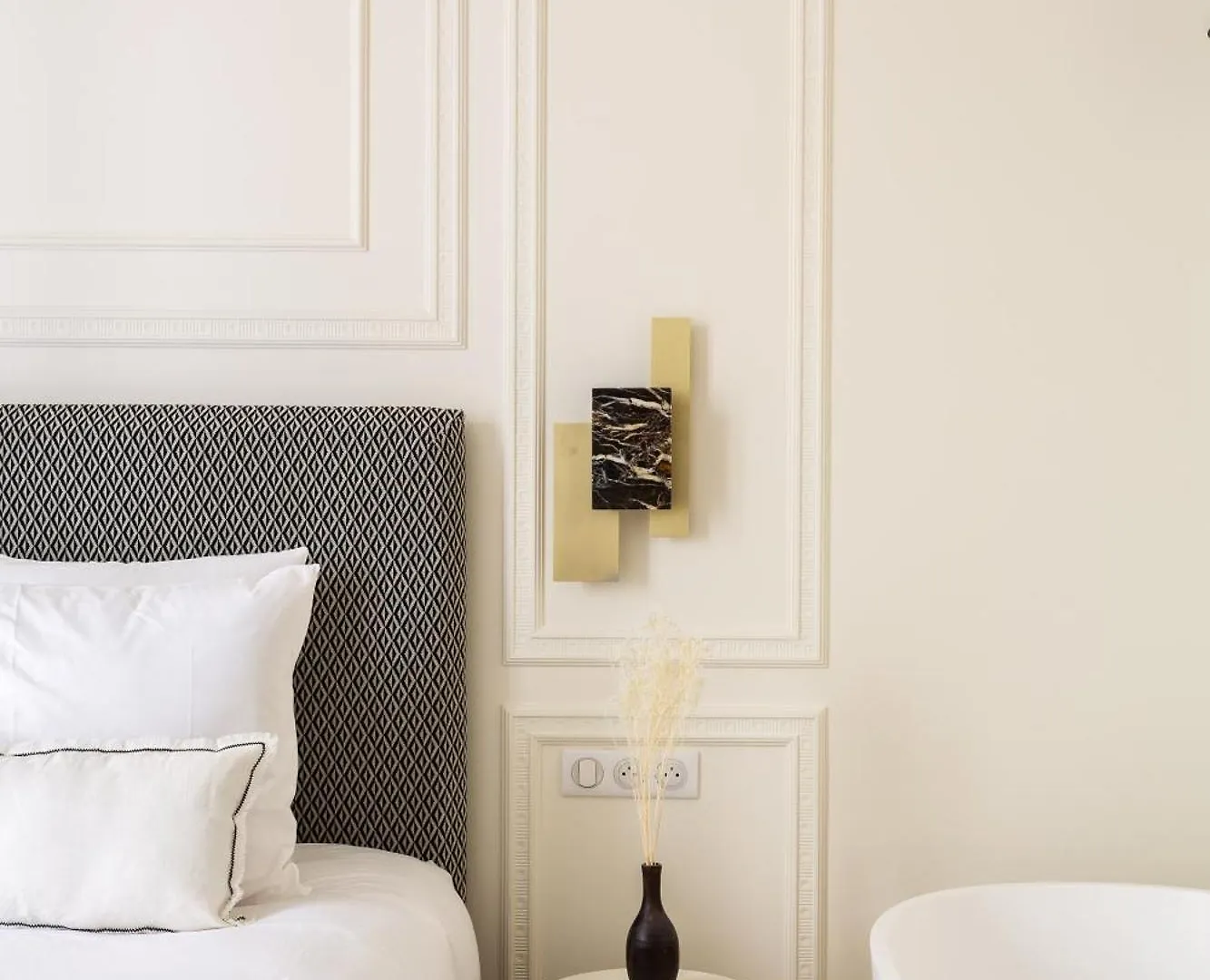 The Classy Parisian Apartment